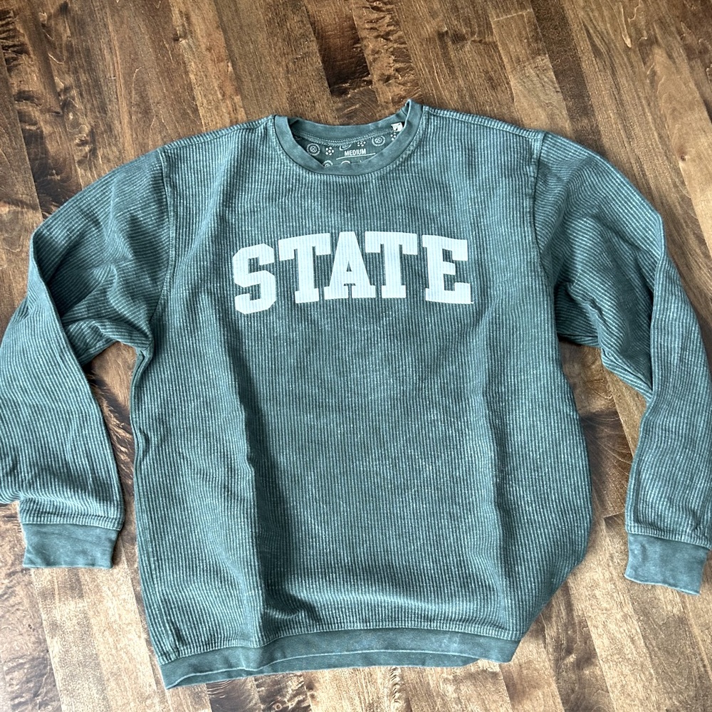 MSU ribbed, crew neck sweat shirt Sz M, but runs large.  Great condition.